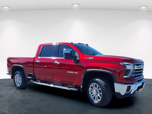 Used 2025 Chevrolet Silverado 2500 LTZ w/ LTZ Plus Package AWD/4WD image 5