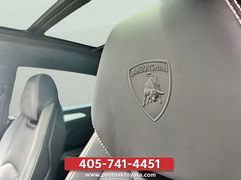 Used 2020 Lamborghini Urus AWD/4WD image 40