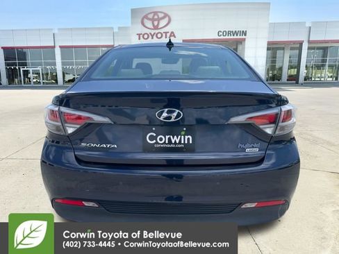 Used 2017 Hyundai Sonata Limited w/ Ultimate Package 02 FWD image 4
