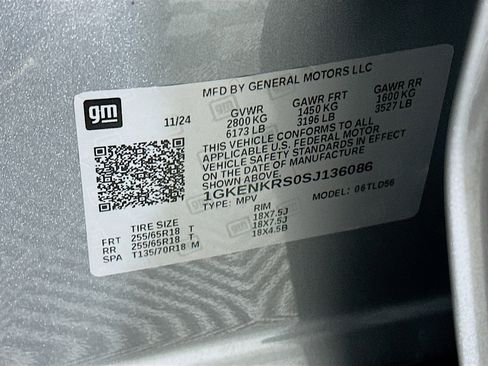 Used 2025 GMC Acadia Elevation image 12