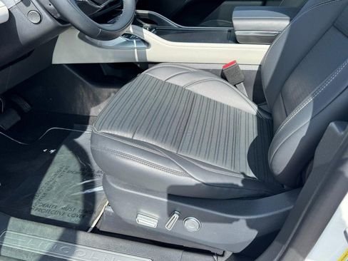 Certified 2025 Lincoln Nautilus Reserve image 26