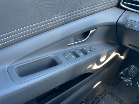 Used 2025 Hyundai Elantra SEL image 20