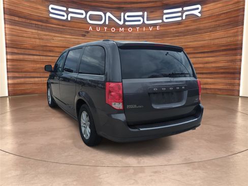 Used 2019 Dodge Grand Caravan SXT image 3