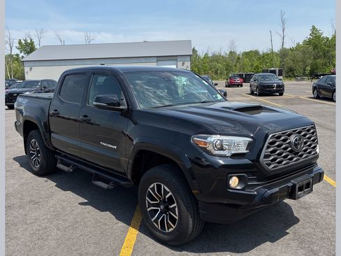 Used 2021 Toyota Tacoma TRD Sport w/ TRD Premium Sport Package AWD/4WD image 1