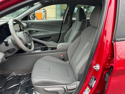 Certified 2023 Hyundai Elantra SEL w/ Convenience Package FWD image 13