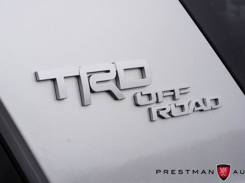 Used 2018 Toyota 4Runner TRD Off-Road Premium image 4