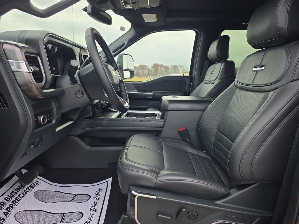 Used 2025 Ford F250 Platinum AWD/4WD image 30