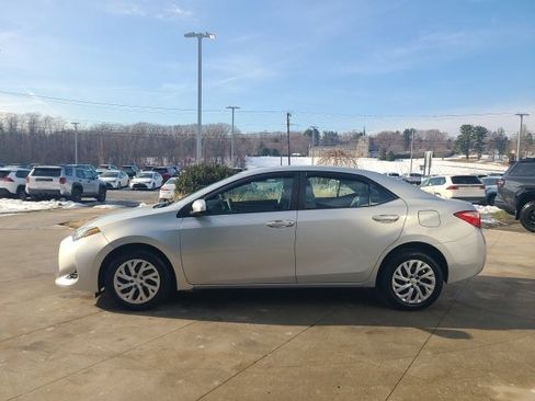 Used 2018 Toyota Corolla LE image 4