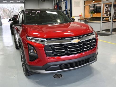 New 2026 Chevrolet Equinox LT image 3