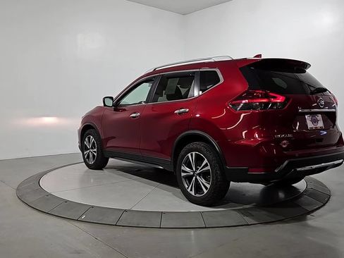 Used 2019 Nissan Rogue SV w/ Sun & Sound Touring Package AWD/4WD image 3