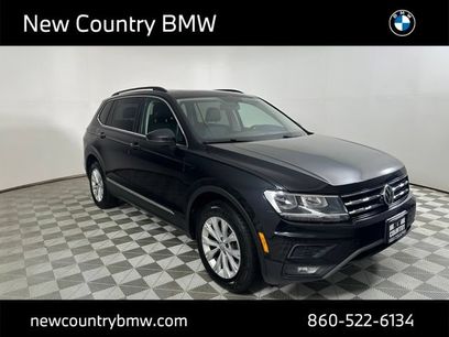 Used 2018 Volkswagen Tiguan SE w/ Panoramic Sunroof Package