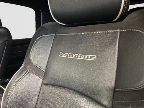 Used 2022 RAM 3500 Laramie AWD/4WD image 10