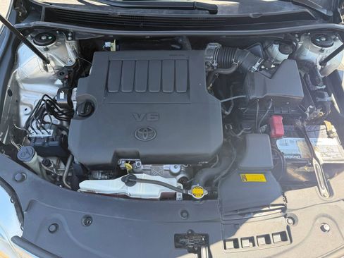 Used 2013 Toyota Avalon Limited FWD image 3