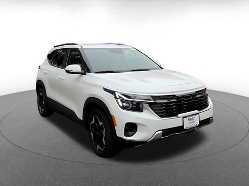 Used 2025 Kia Seltos S image 3