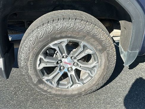 Used 2023 GMC Sierra 1500 SLE w/ Preferred Package AWD/4WD image 11