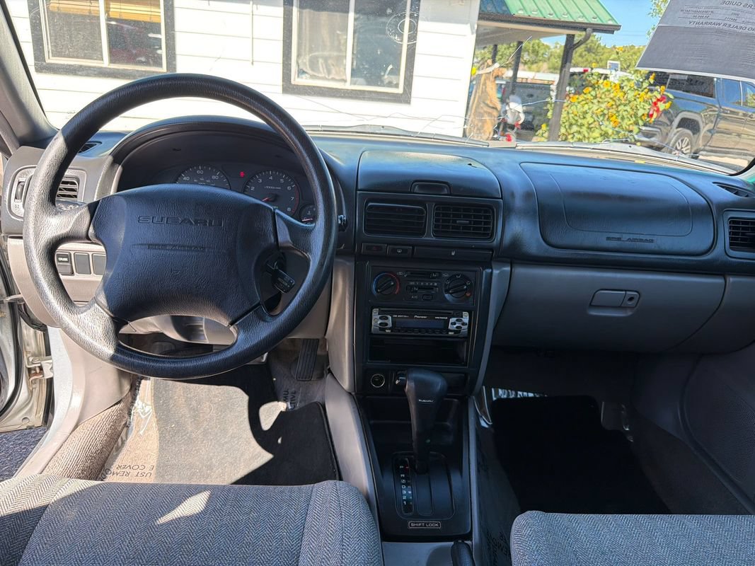 Used 2002 Subaru Forester L AWD/4WD image 10