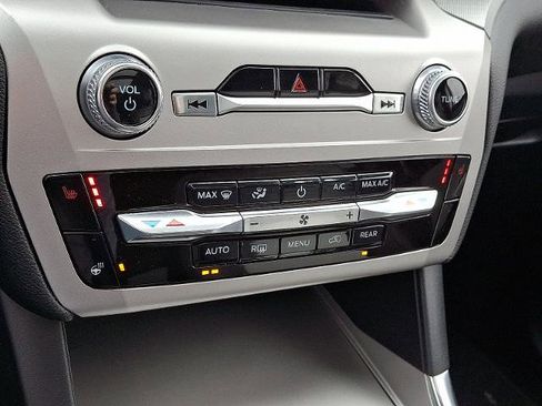 Certified 2022 Ford Explorer XLT w/ Equipment Group 202A image 17