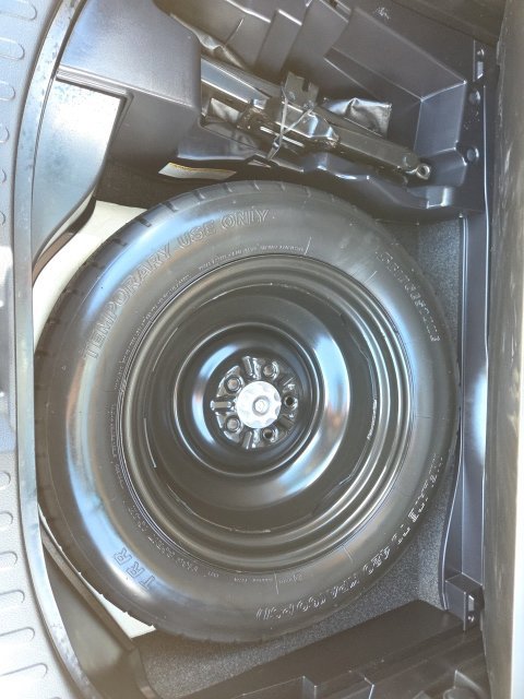 Used 2017 Toyota RAV4 LE w/ Carpet Mat Package FWD image 21