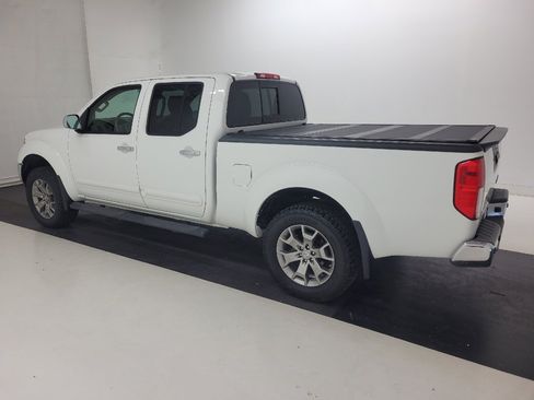 Used 2015 Nissan Frontier SL AWD/4WD image 3