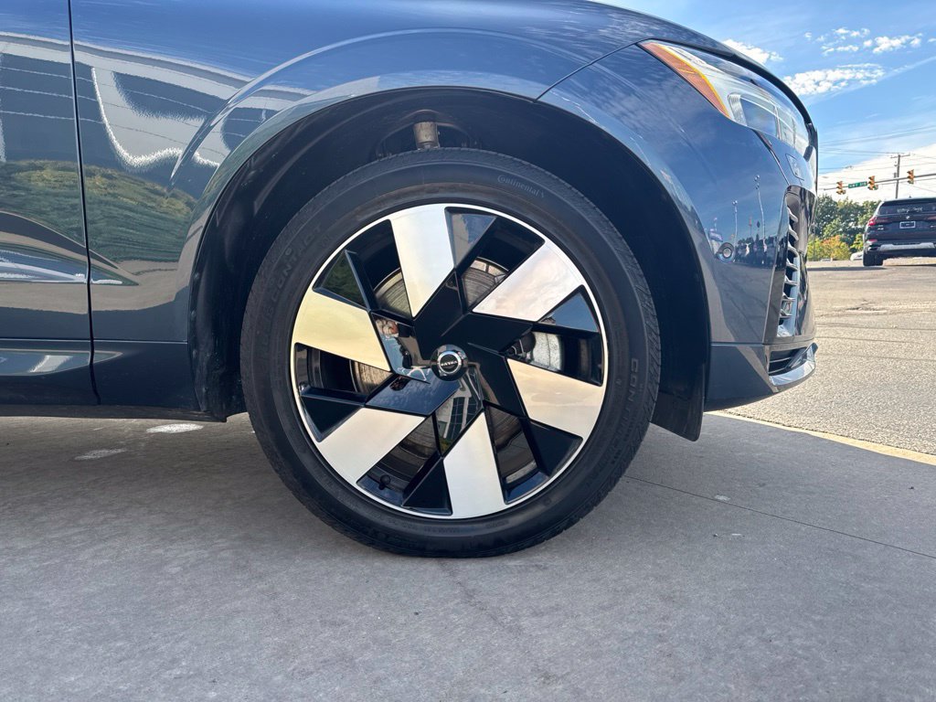 Certified 2025 Volvo XC60 T8 Plus w/ Protection Package Premier AWD/4WD image 12