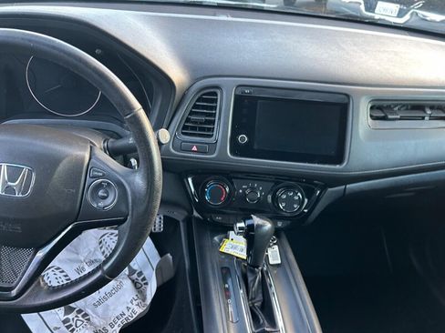 Used 2022 Honda HR-V Sport image 2