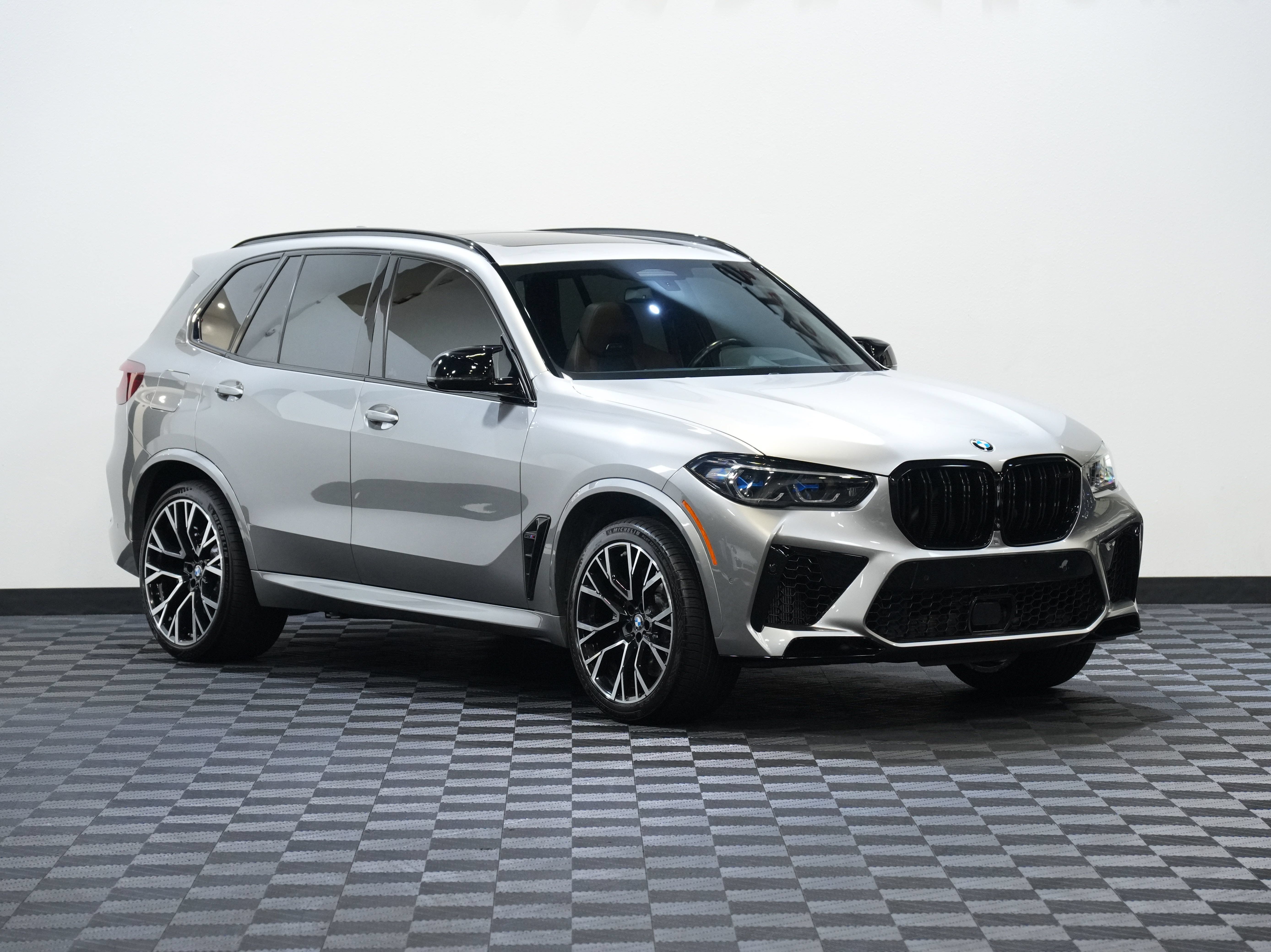 Used 2022 BMW X5 M w/ Competition Package 2 AWD/4WD image 5