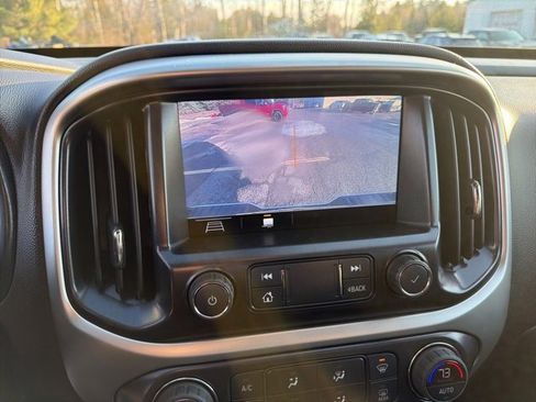 Used 2019 Chevrolet Colorado LT w/ Redline Special Edition image 17