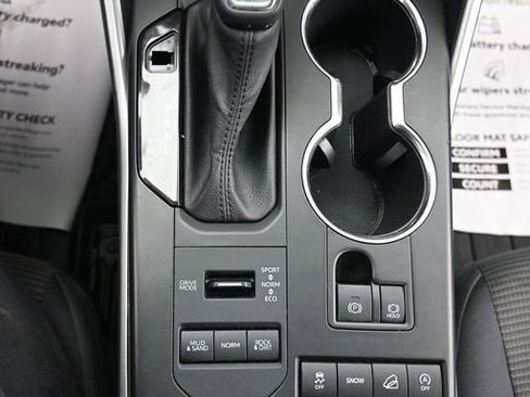 Used 2021 Toyota Highlander LE image 17