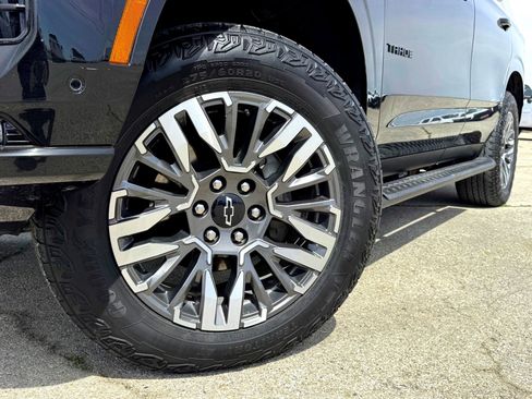 Used 2025 Chevrolet Tahoe Z71 image 2