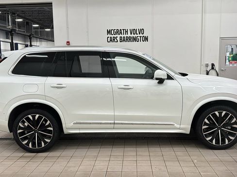 Used 2025 Volvo XC90 B6 Plus image 4