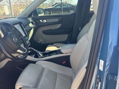 Used 2023 Volvo XC40 B5 Ultimate w/ Protection Package Premier image 8