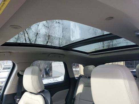 New 2026 Lincoln Corsair Premiere image 11