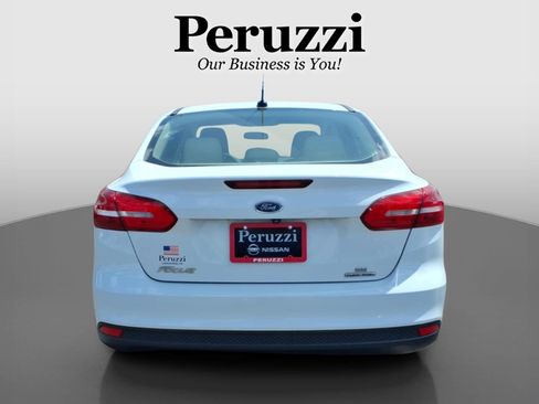Used 2016 Ford Focus SE FWD image 4