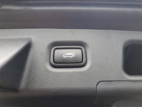 Used 2023 Hyundai Santa Fe SEL image 9