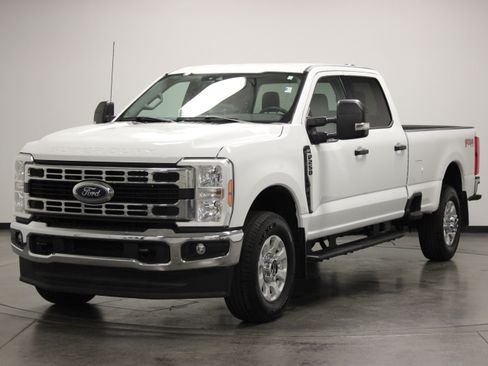 Used 2024 Ford F250 XLT w/ FX4 Off-Road Package AWD/4WD image 4