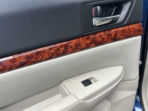 Used 2011 Subaru Outback 2.5i Limited image 26