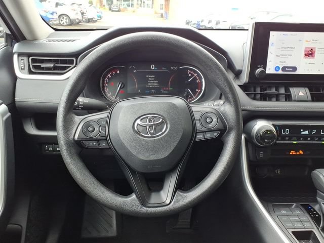 Used 2025 Toyota RAV4 XLE AWD/4WD image 18