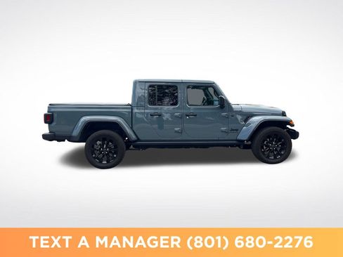 Used 2025 Jeep Gladiator Sport AWD/4WD image 6