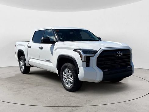 Used 2022 Toyota Tundra SR5 AWD/4WD image 7
