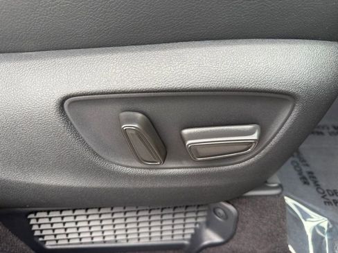 Used 2025 Toyota Sienna XSE image 31