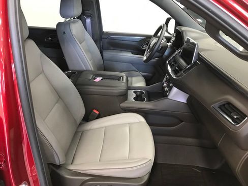 Used 2024 GMC Yukon SLT w/ SLT Luxury Package AWD/4WD image 15