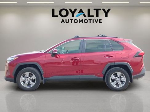 Used 2024 Toyota RAV4 XLE w/ Convenience Package image 2