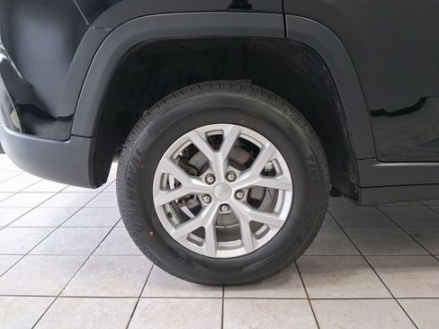 Used 2023 Jeep Grand Cherokee Limited AWD/4WD image 46