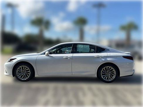 Certified 2023 Lexus ES 350 Ultra Luxury w/ Accessory Package (Z2) FWD image 5