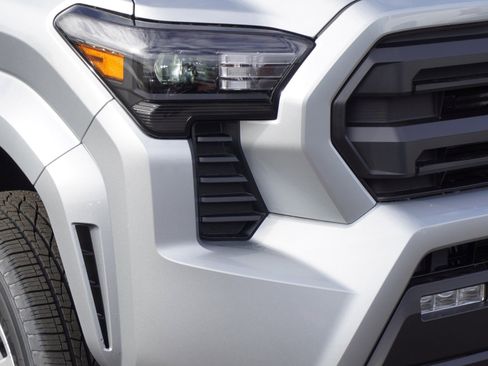 New 2026 Toyota Tacoma SR5 image 3