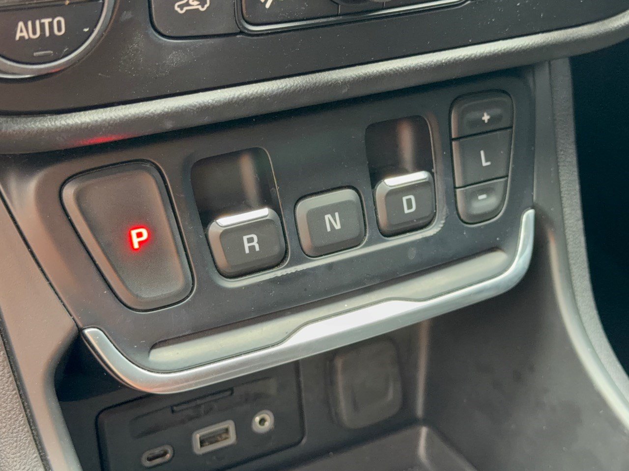 Used 2020 GMC Terrain SLT w/ Preferred Package FWD image 21