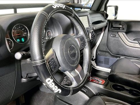 Used 2017 Jeep Wrangler Unlimited Sport image 10