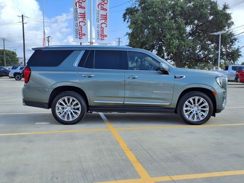 Used 2023 GMC Yukon Denali RWD image 4