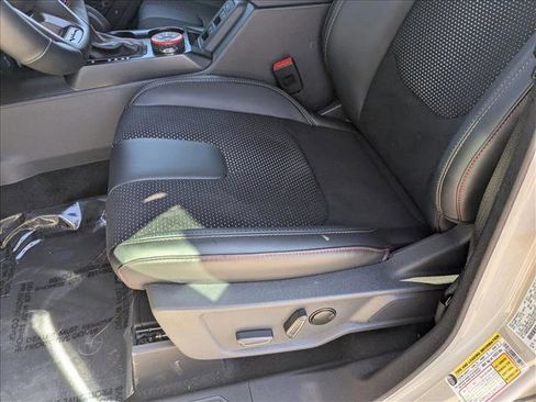 New 2025 Ford Bronco Raptor image 4