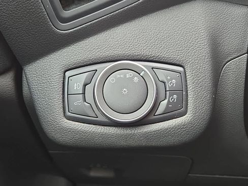 Used 2019 Ford Escape SEL image 17